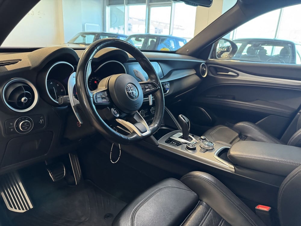 Alfa Romeo Stelvio usata a Messina (8)