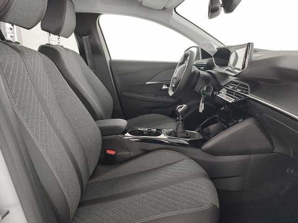 Peugeot 208 nuova a Palermo (7)