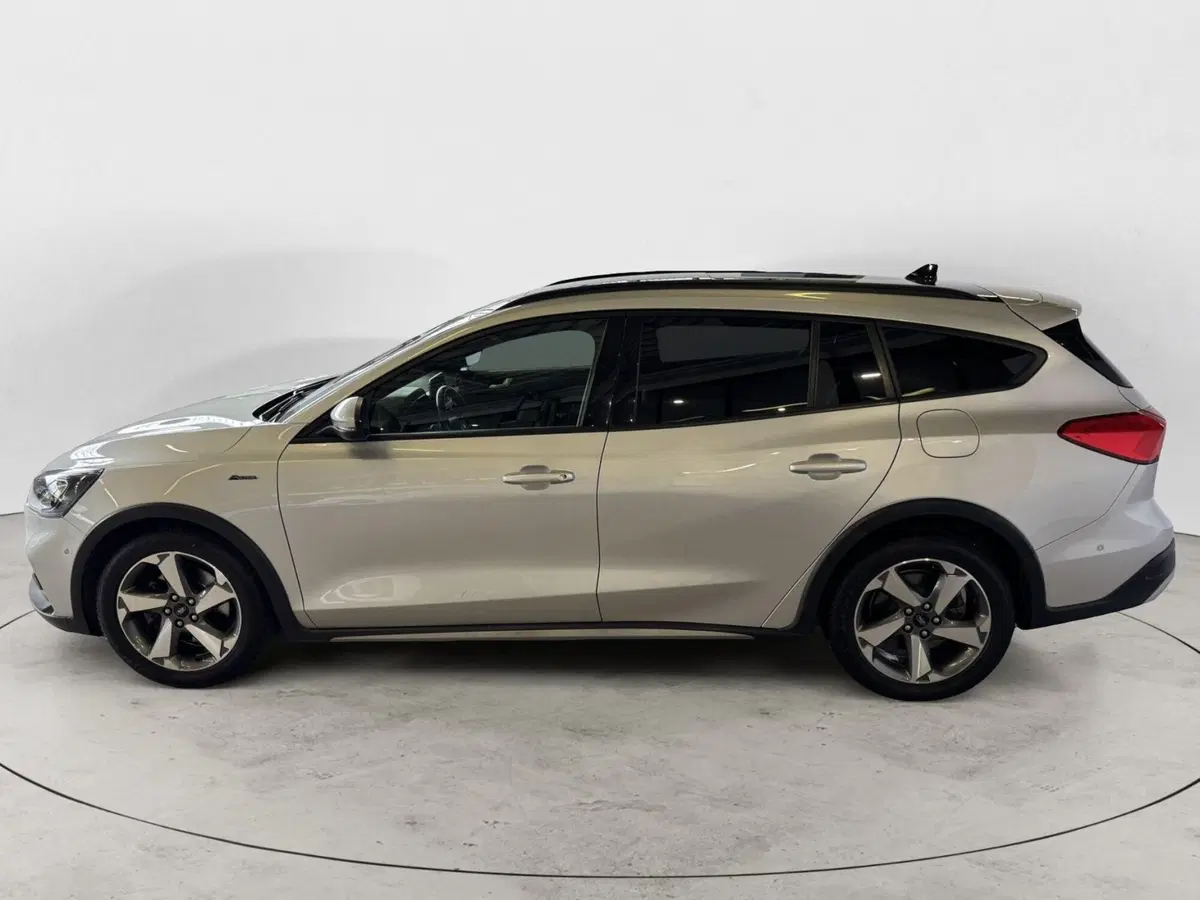 Ford Focus Station Wagon usata a Monza e Brianza (4)