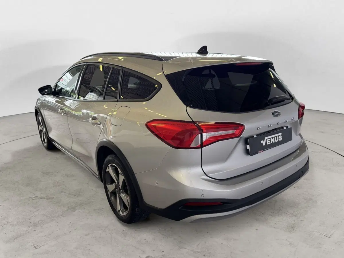 Ford Focus Station Wagon usata a Monza e Brianza (5)