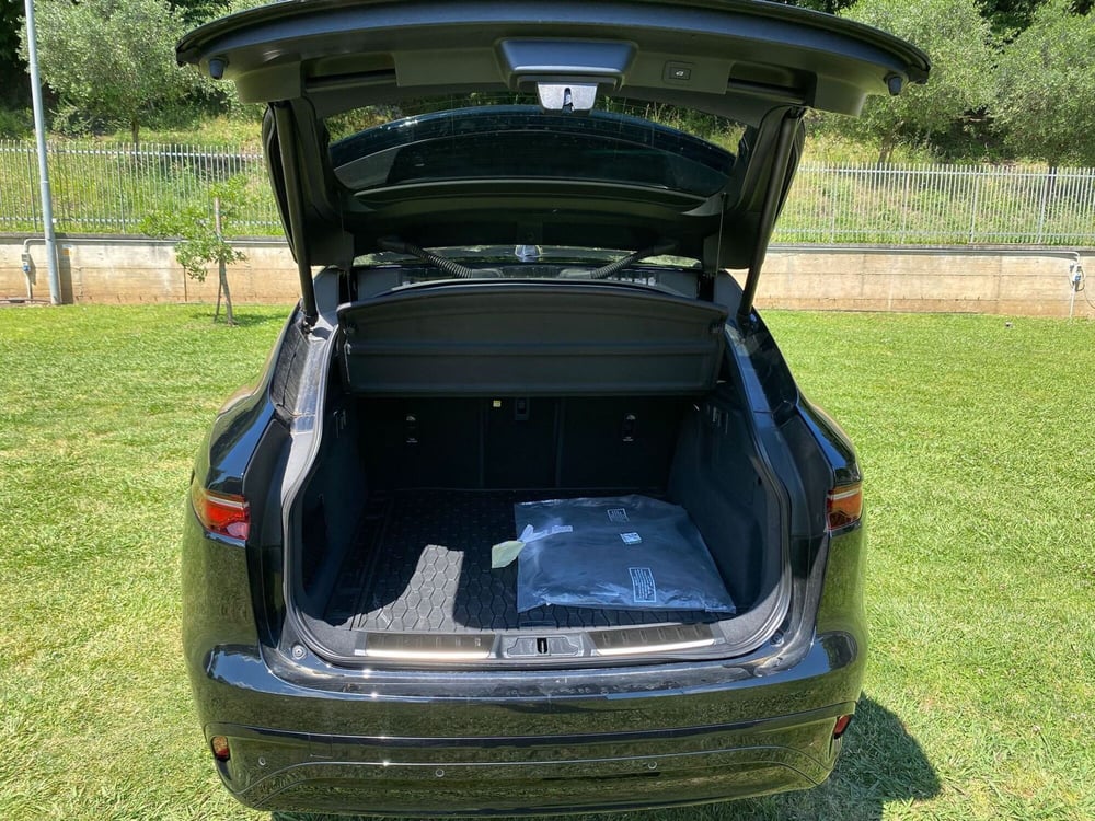 Jaguar F-Pace usata a Salerno (13)