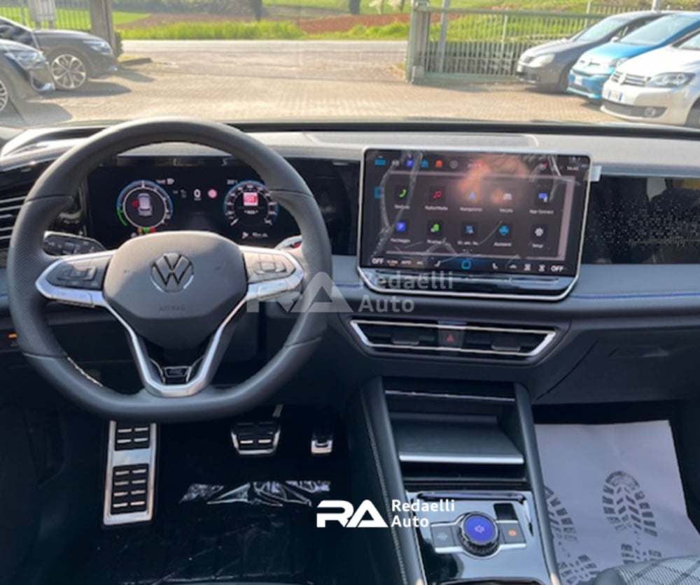 Volkswagen Tiguan nuova a Lecco (10)