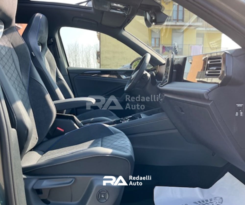 Volkswagen Tiguan nuova a Lecco (12)