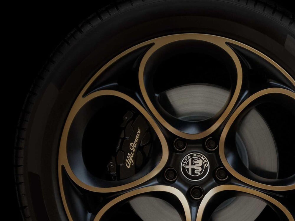 Alfa Romeo Stelvio nuova a Ancona (2)