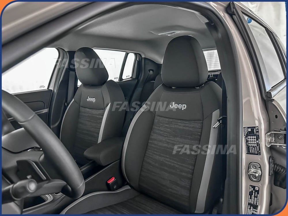 Jeep Avenger nuova a Milano (8)