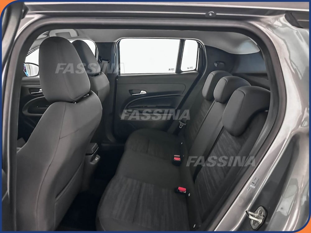 Jeep Avenger nuova a Milano (11)