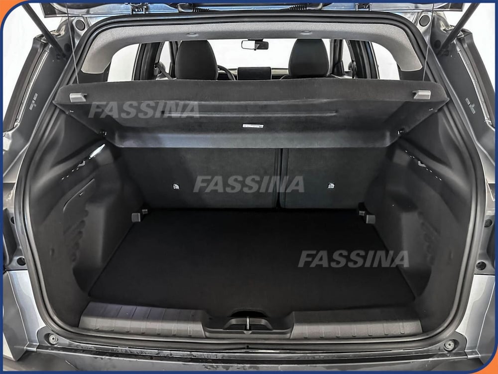 Jeep Avenger nuova a Milano (12)