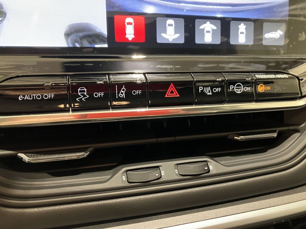 Jeep Compass nuova a Parma (18)