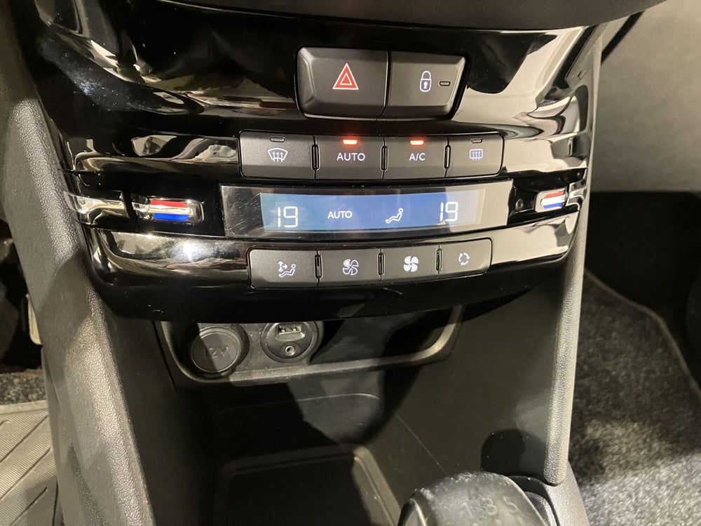 Peugeot 208 usata a Parma (14)