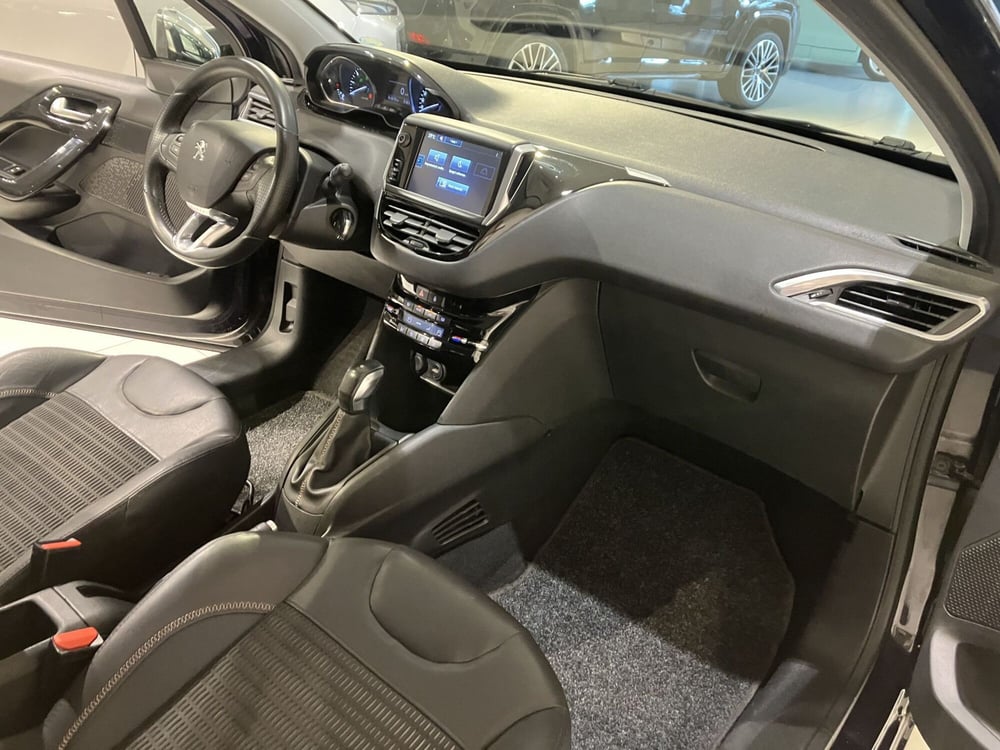 Peugeot 208 usata a Parma (15)