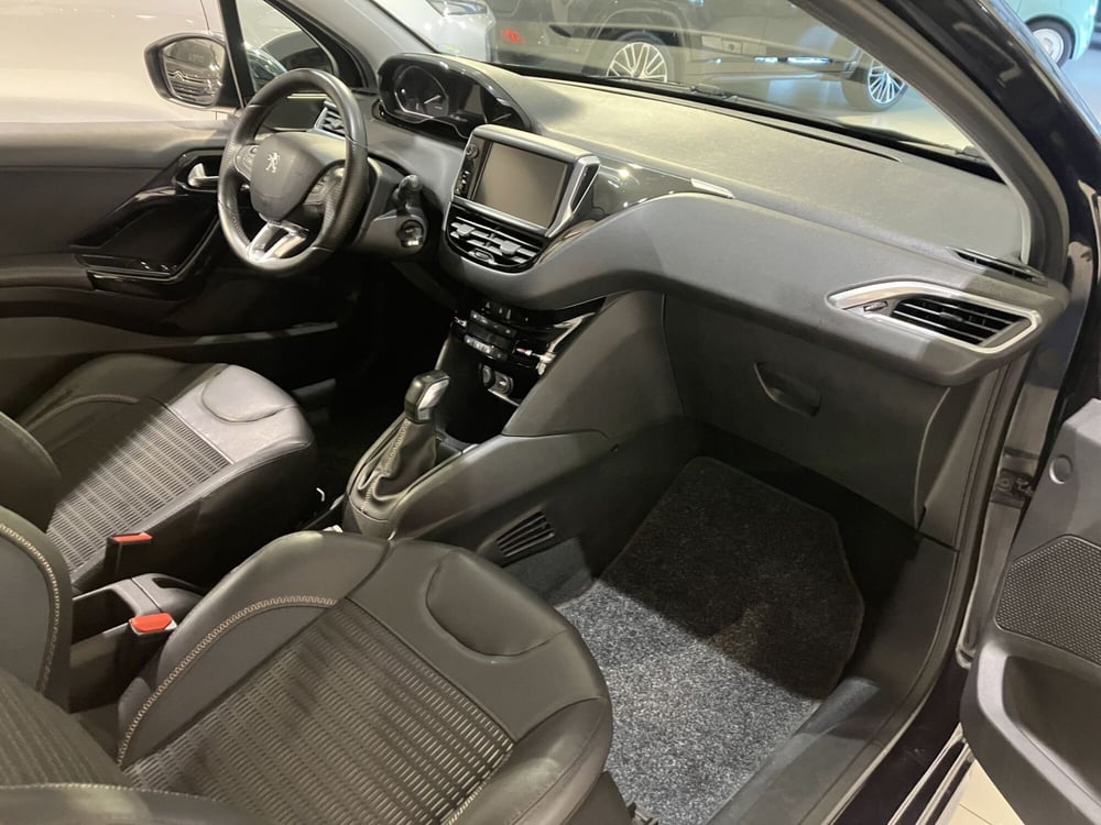 Peugeot 208 usata a Parma (18)