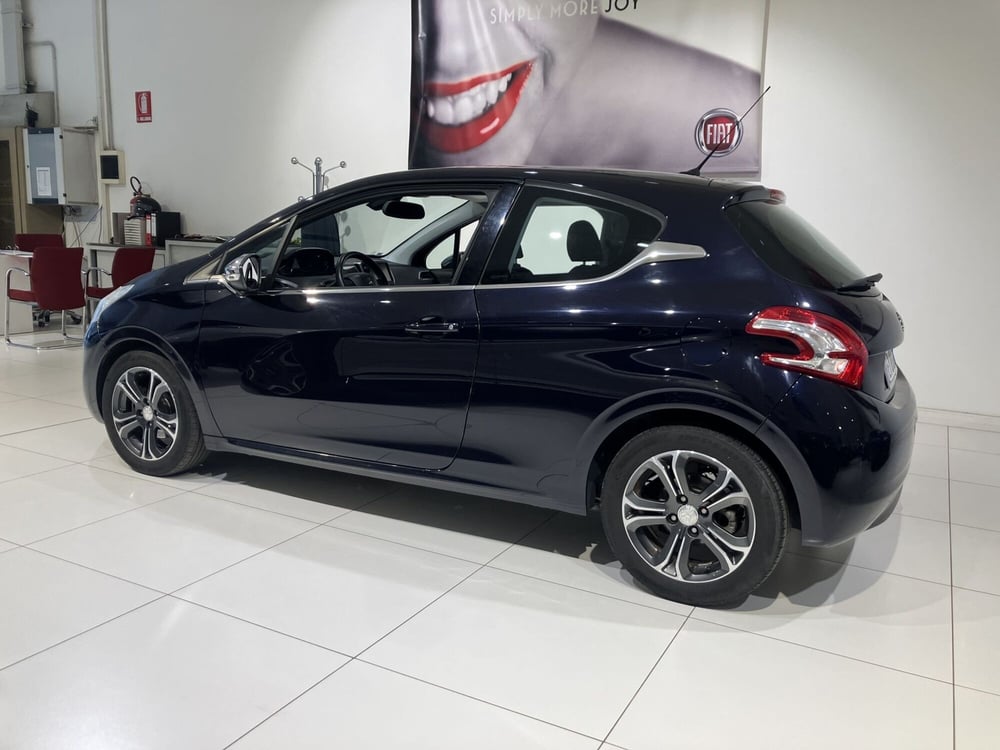 Peugeot 208 usata a Parma (4)