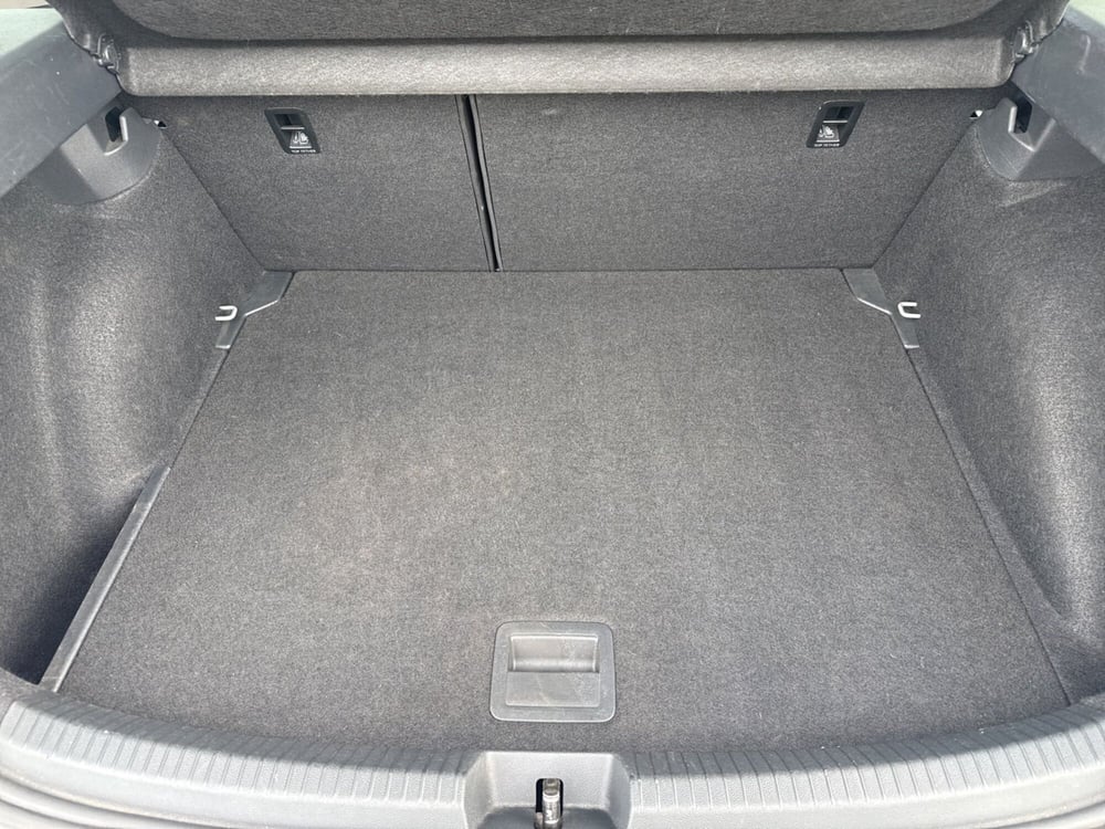 Volkswagen Taigo usata a Terni (9)