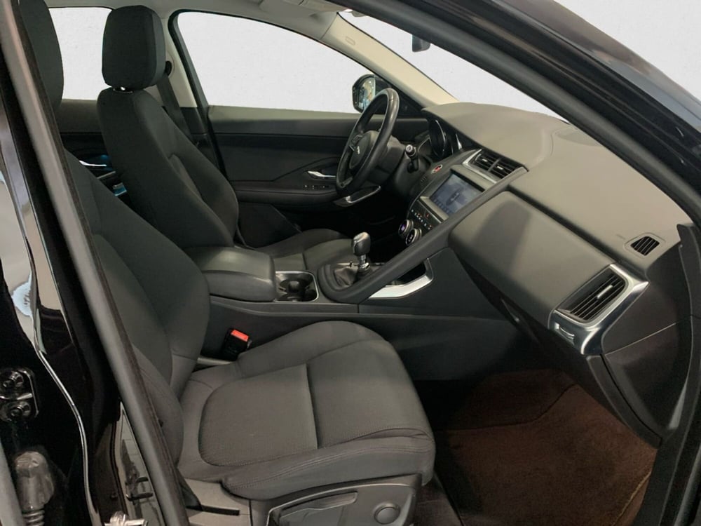 Jaguar E-Pace usata a Livorno (3)
