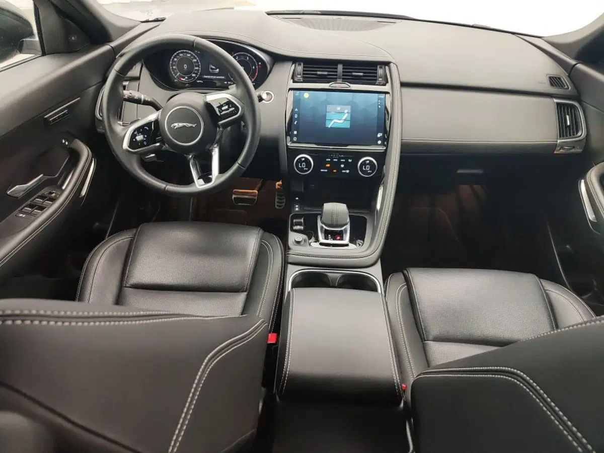 Jaguar E-Pace usata a Ragusa (3)