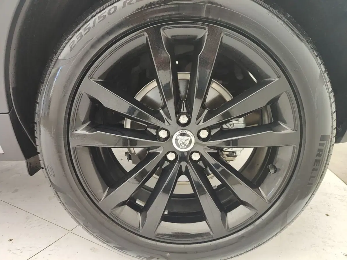 Jaguar E-Pace usata a Ragusa (9)