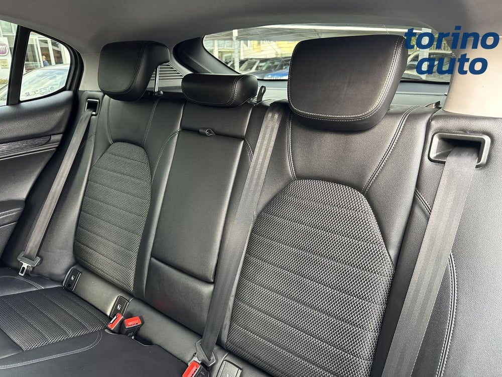 Alfa Romeo Stelvio usata a Torino (10)