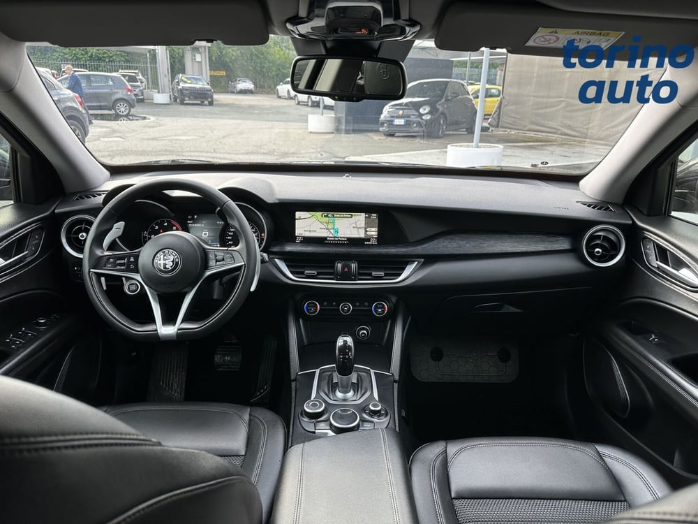 Alfa Romeo Stelvio usata a Torino (12)
