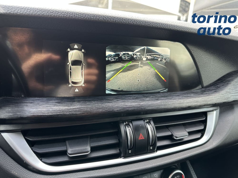 Alfa Romeo Stelvio usata a Torino (19)