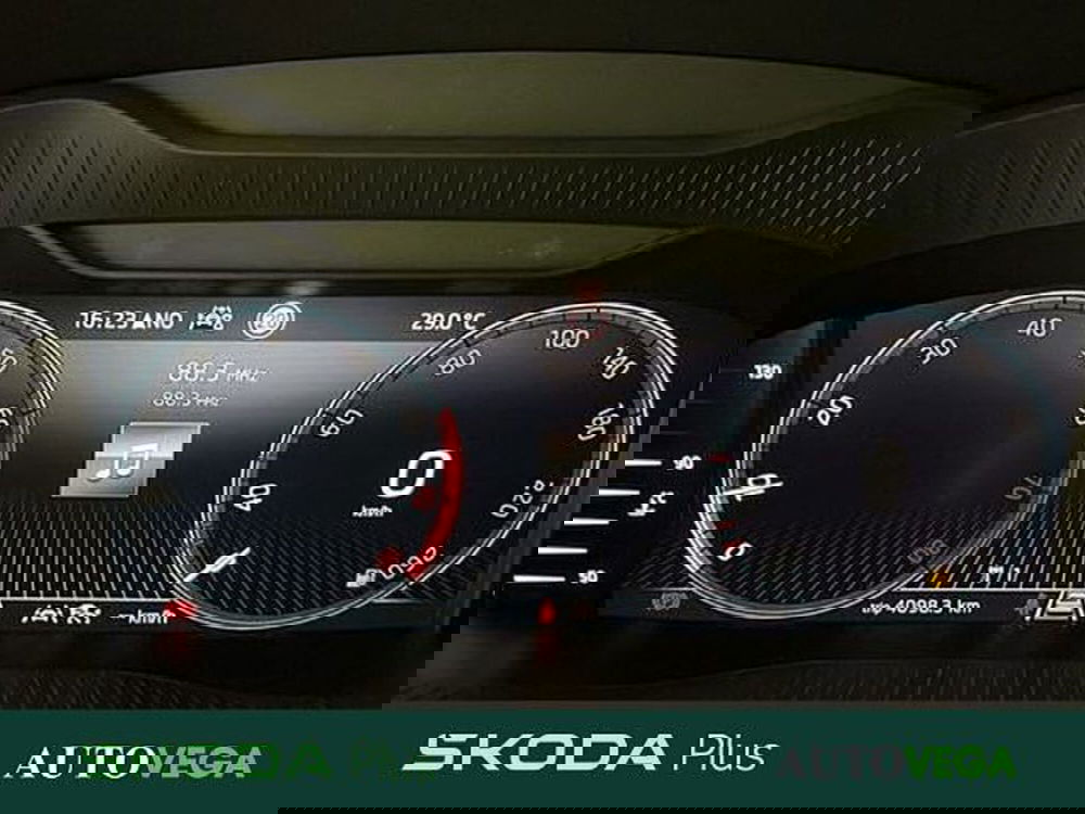 Skoda Karoq nuova a Vicenza (14)