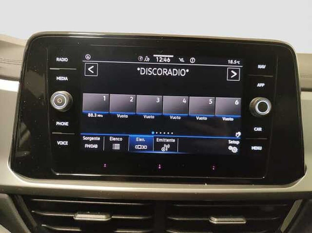 Volkswagen T-Roc nuova a Como (12)