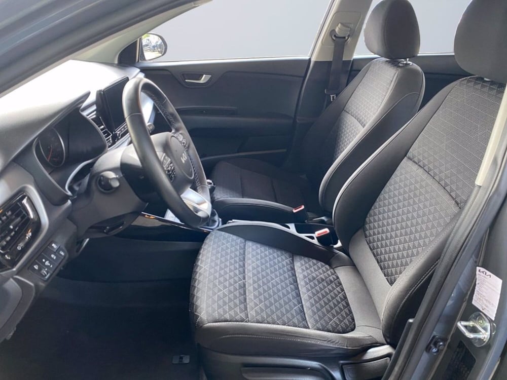Kia Rio usata a Milano (9)