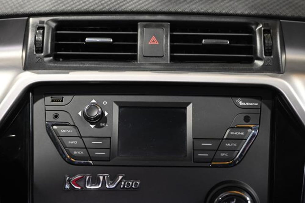Mahindra KUV100 usata a Torino (15)