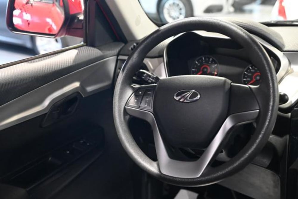 Mahindra KUV100 usata a Torino (17)