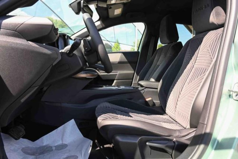Lancia Ypsilon nuova a Torino (13)