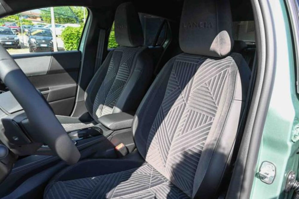 Lancia Ypsilon nuova a Torino (14)