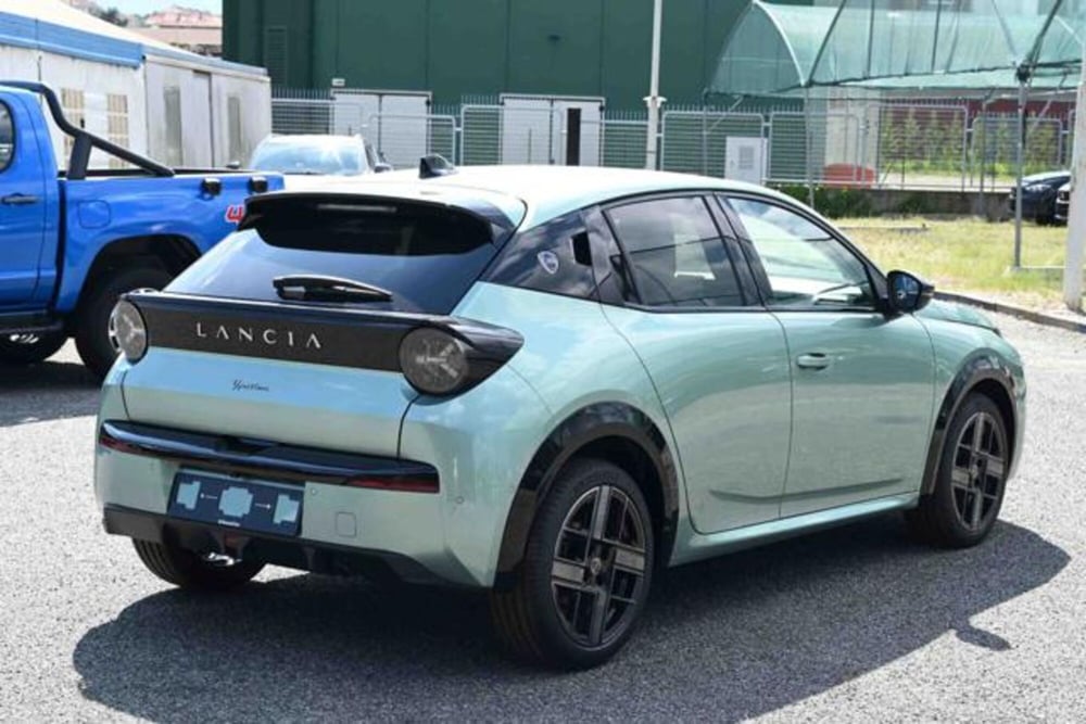 Lancia Ypsilon nuova a Torino (5)