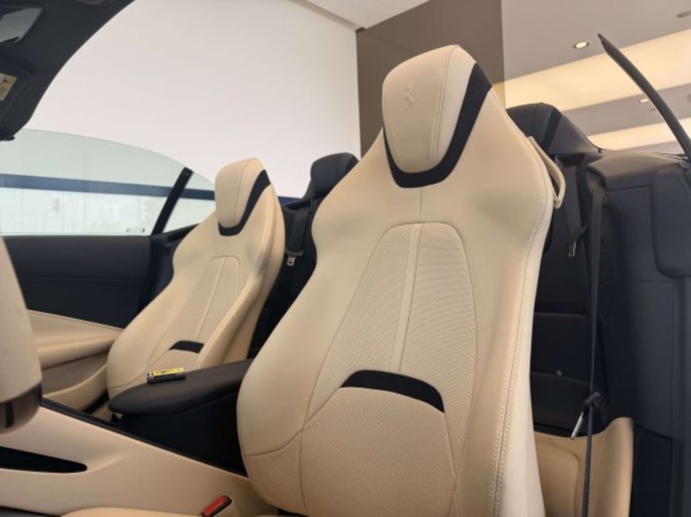 Ferrari Roma Spider usata a Torino (8)