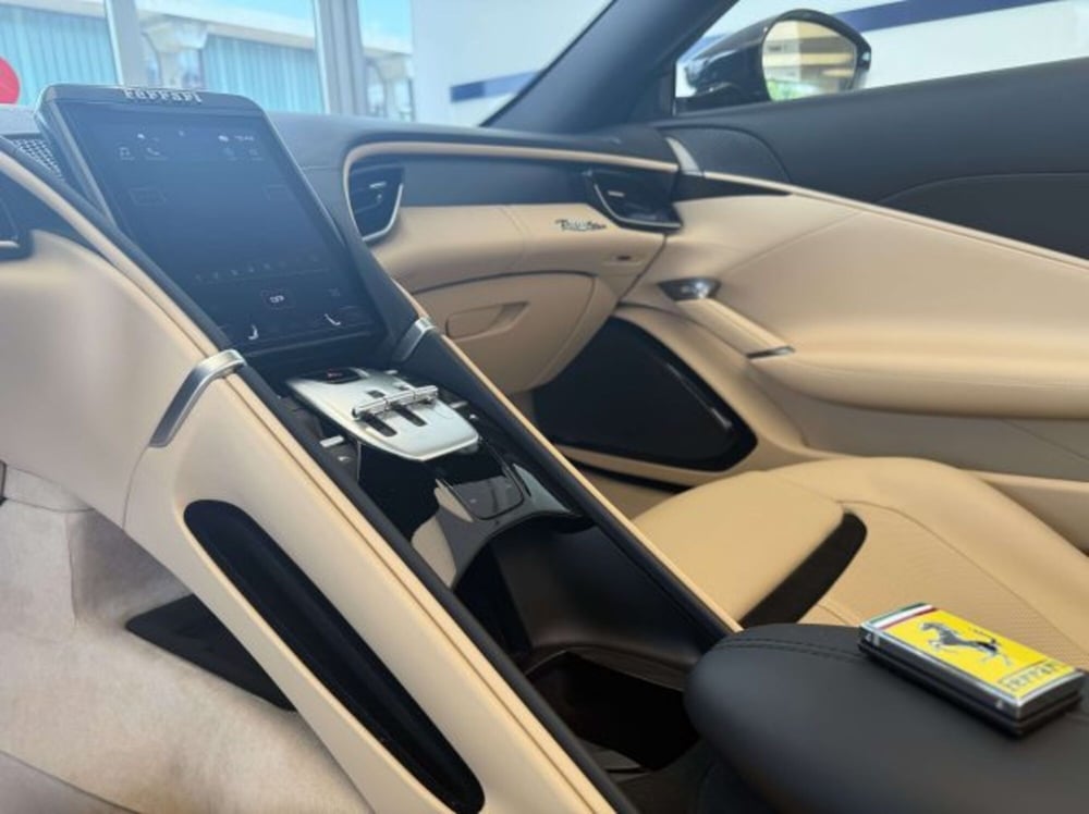 Ferrari Roma Spider usata a Torino (9)