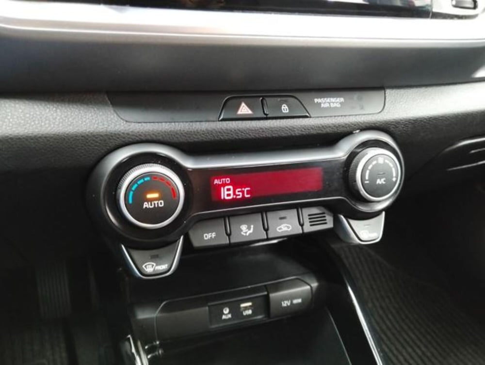 Kia Stonic usata a Como (15)