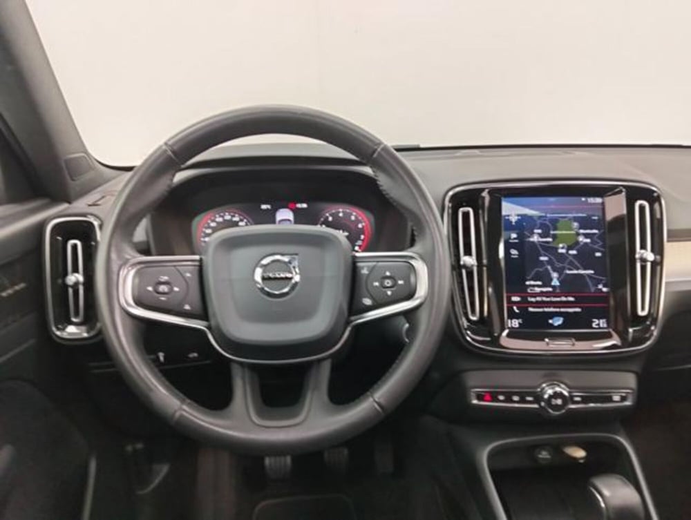 Volvo XC40 usata a Como (11)