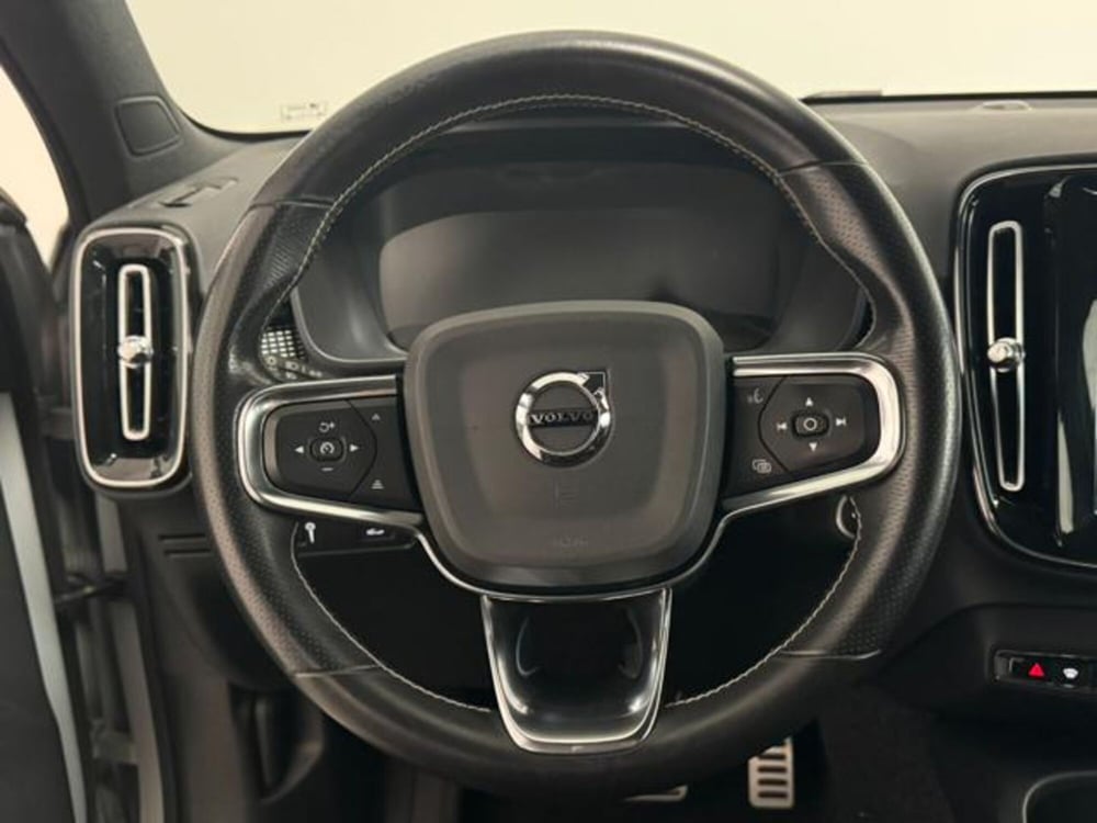 Volvo XC40 usata a Como (12)