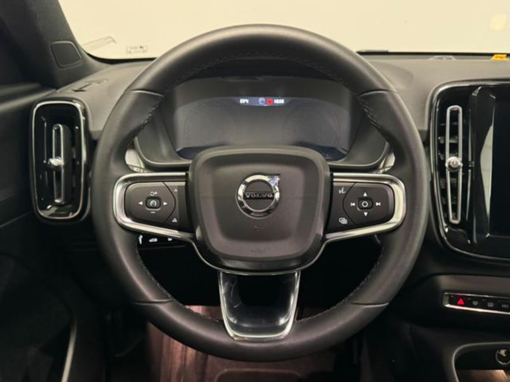 Volvo XC40 usata a Como (11)