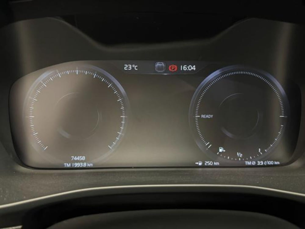 Volvo XC40 usata a Como (17)