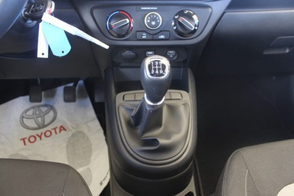 Hyundai i10 usata a Roma (14)