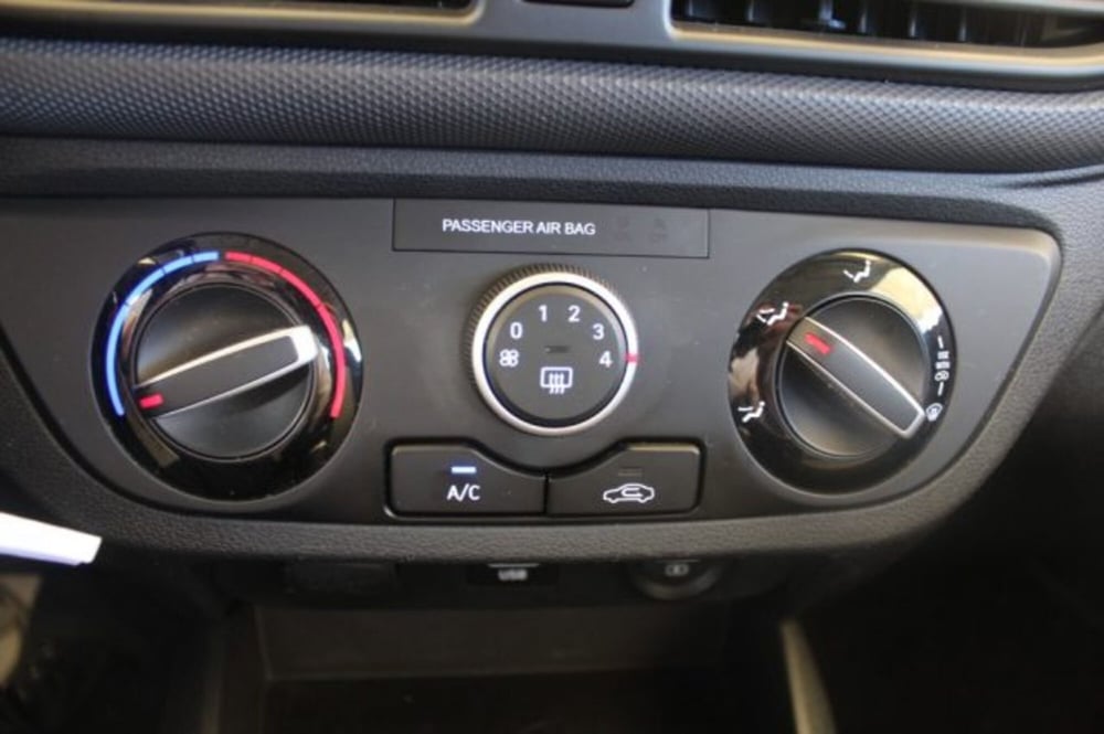 Hyundai i10 usata a Roma (15)