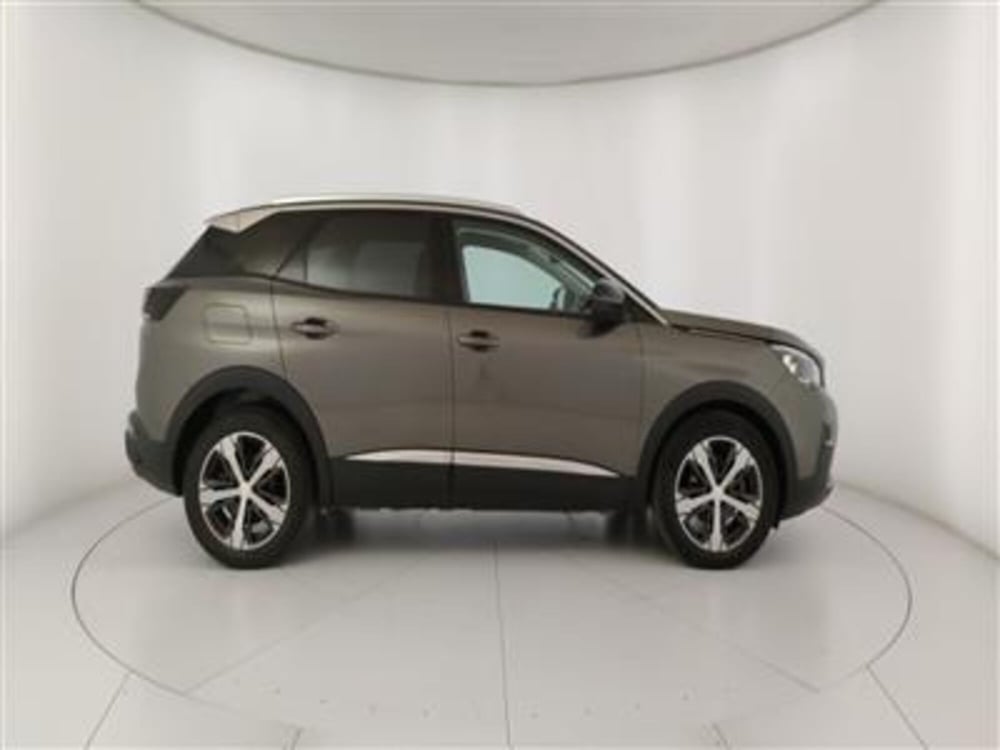 Peugeot 3008 usata a Bari (9)