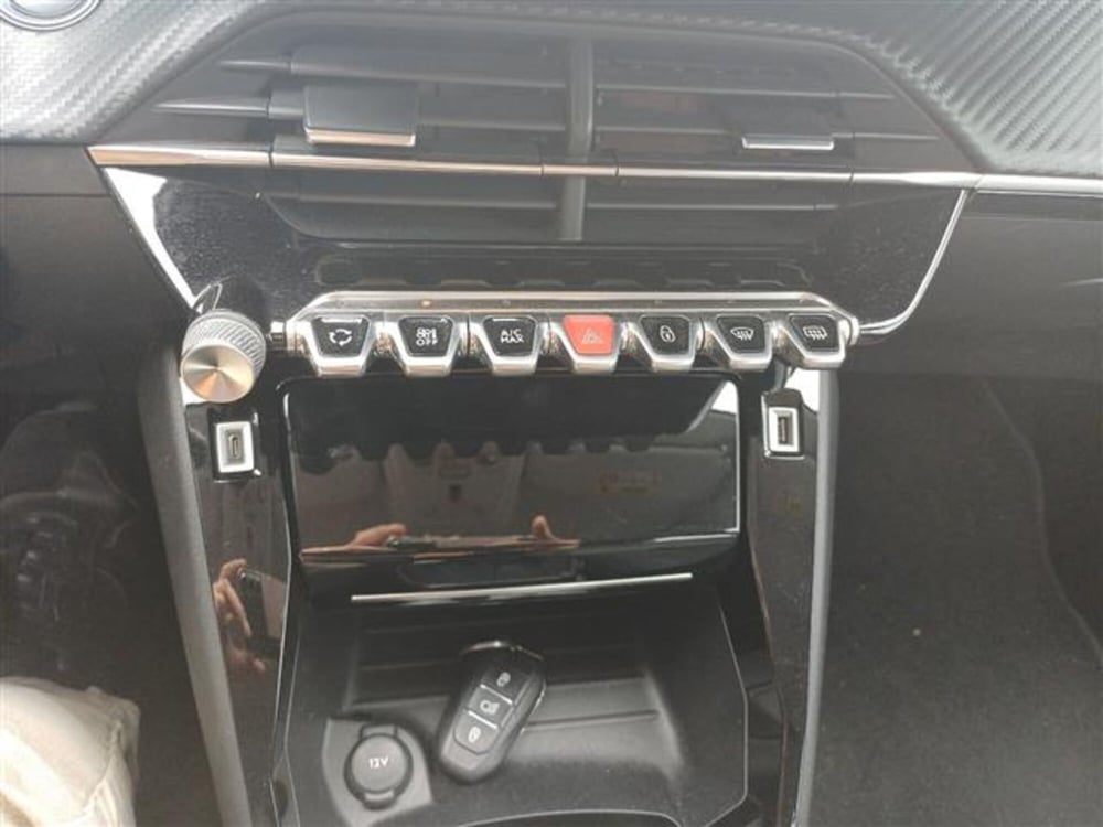 Peugeot 208 usata a Roma (10)