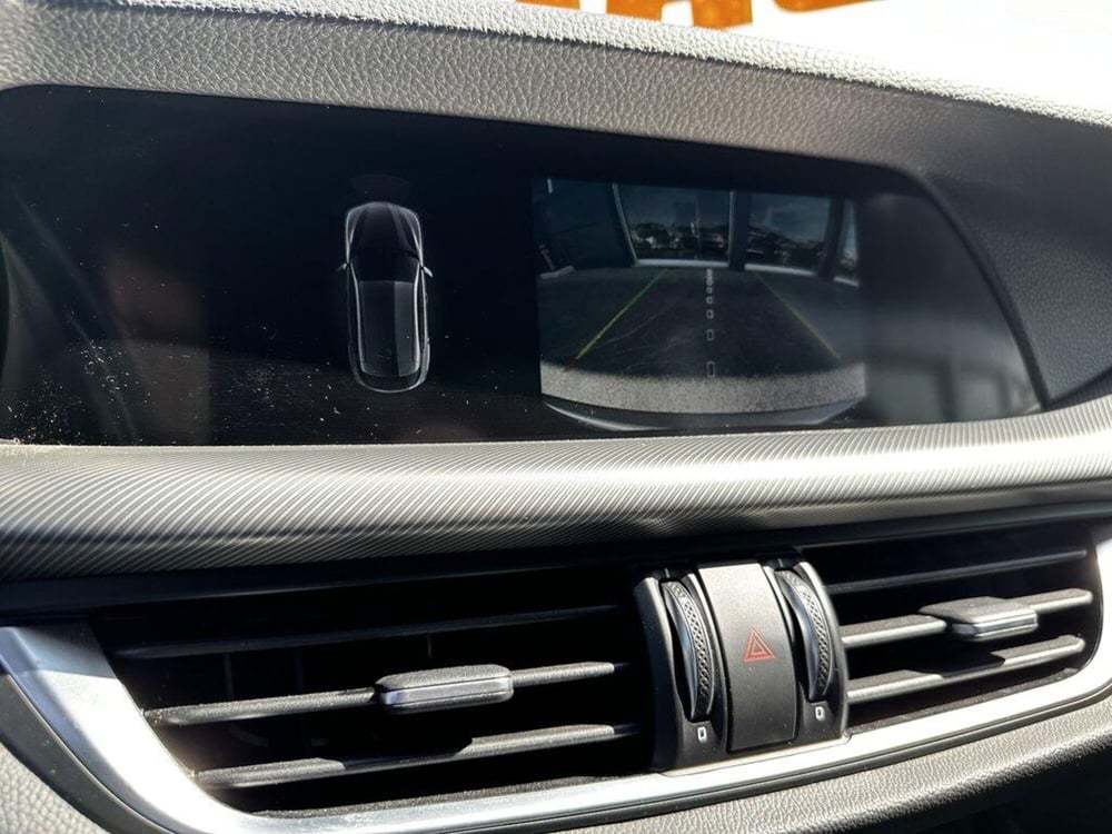 Alfa Romeo Stelvio usata a Torino (14)