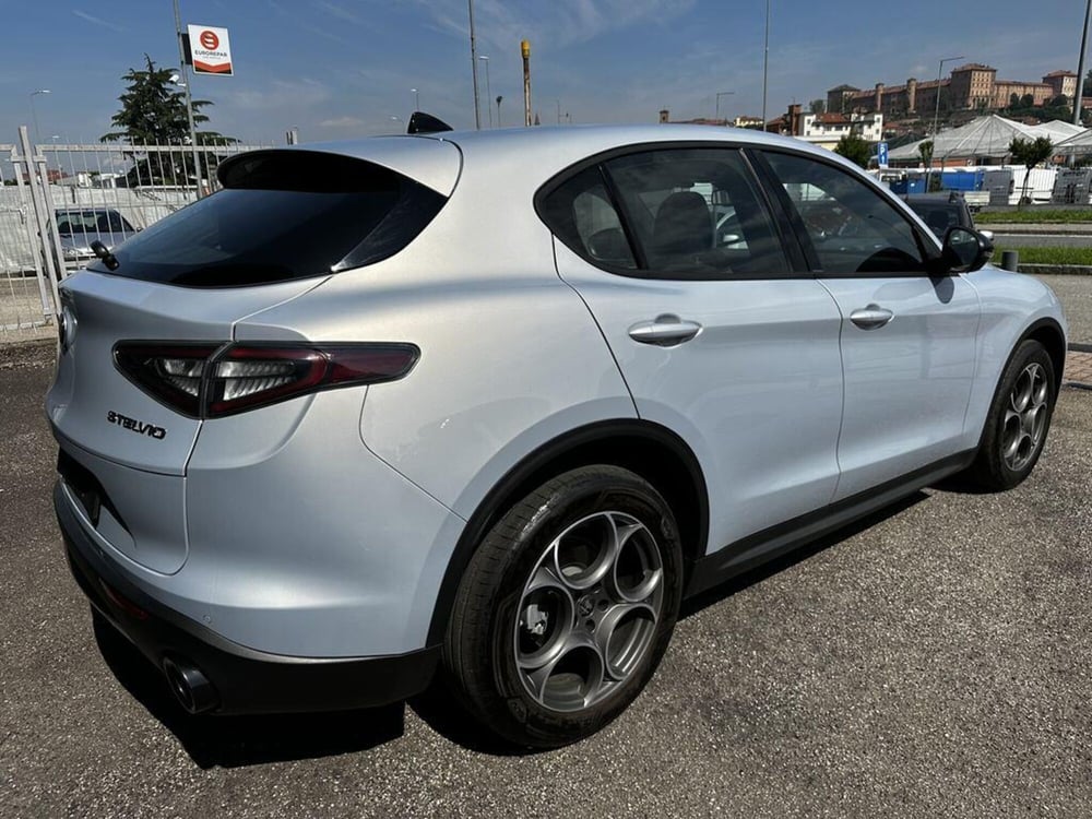 Alfa Romeo Stelvio usata a Torino (3)