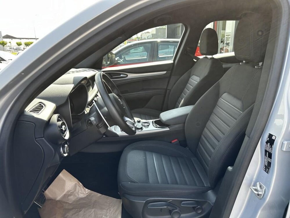 Alfa Romeo Stelvio usata a Torino (8)