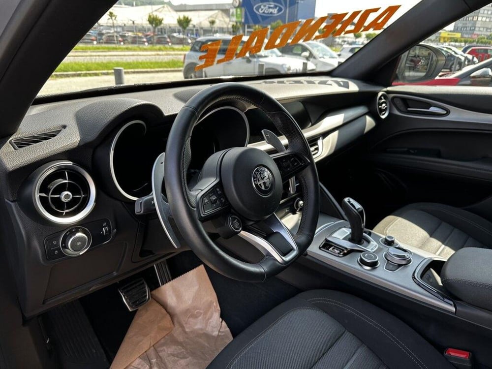 Alfa Romeo Stelvio usata a Torino (9)