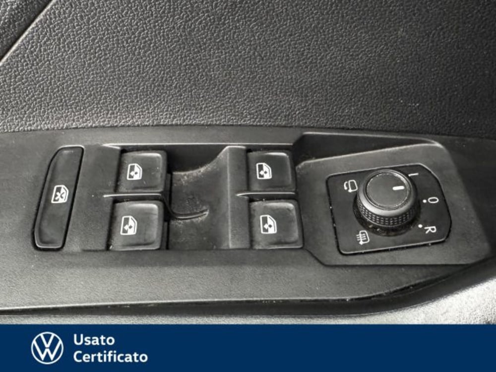Volkswagen T-Cross usata a Vicenza (11)