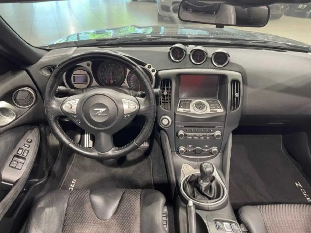 Nissan 370Z Cabrio usata a Sondrio (11)