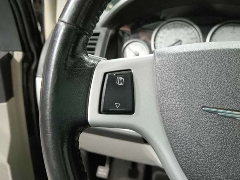 Chrysler Grand Voyager usata a Sondrio (17)