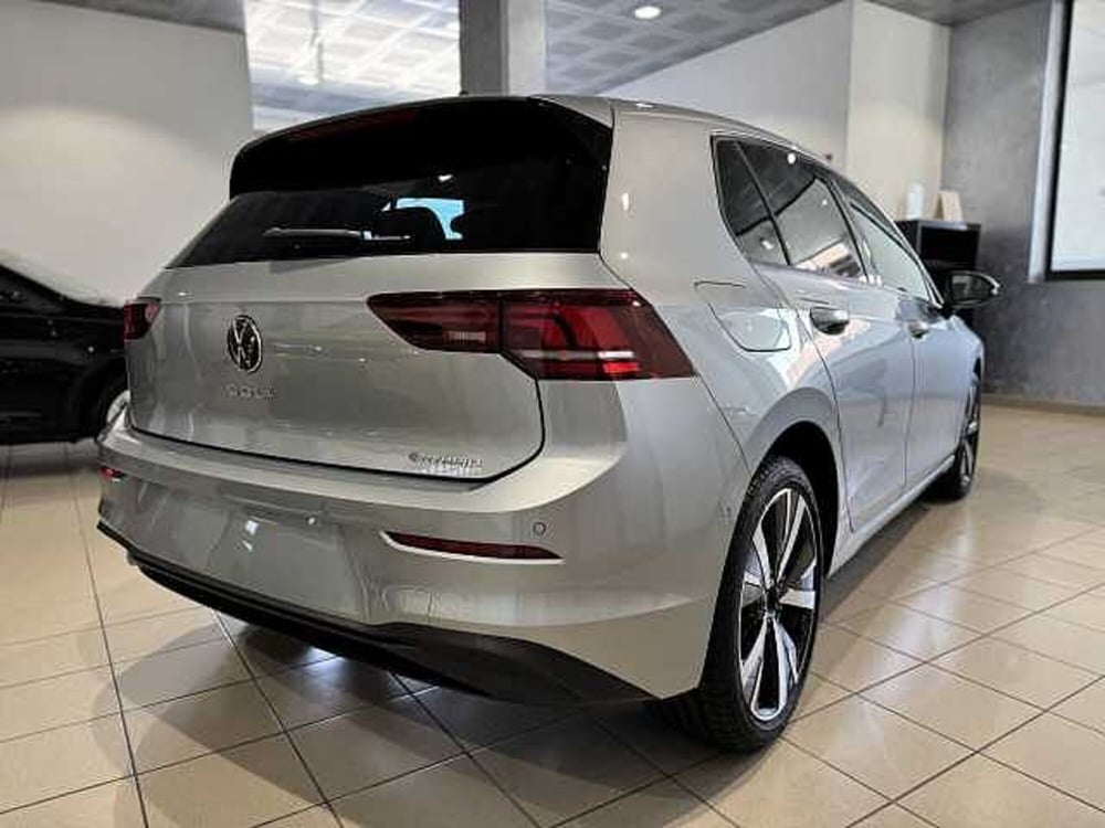 Volkswagen Golf nuova a Torino (3)